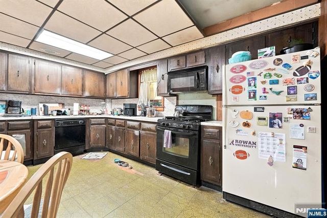 60 Martin Road, Verona, NJ 07044