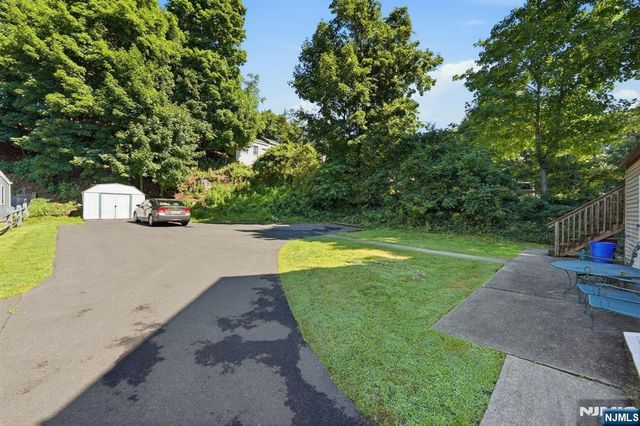 60 Martin Road, Verona, NJ 07044