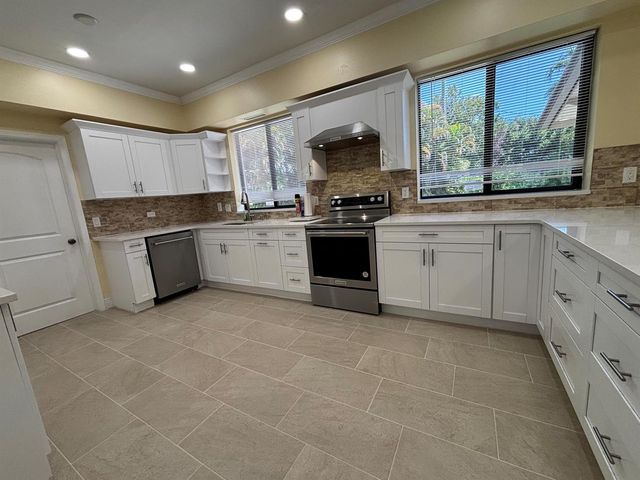 135 E Ilex Drive, Lake Park, FL 33403