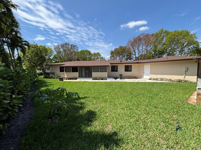 135 E Ilex Drive, Lake Park, FL 33403