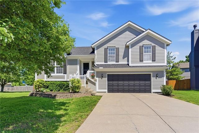 19026 W 163RD Place, Olathe, KS 66062