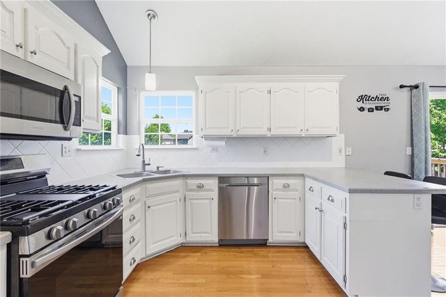 19026 W 163RD Place, Olathe, KS 66062