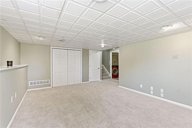 19026 W 163RD Place, Olathe, KS 66062