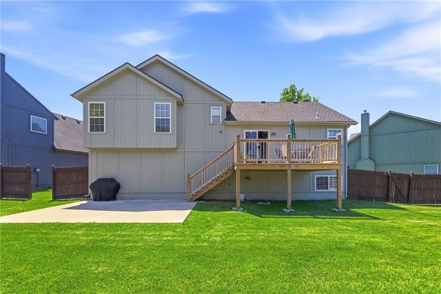 19026 W 163RD Place, Olathe, KS 66062