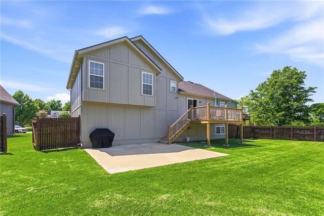 19026 W 163RD Place, Olathe, KS 66062