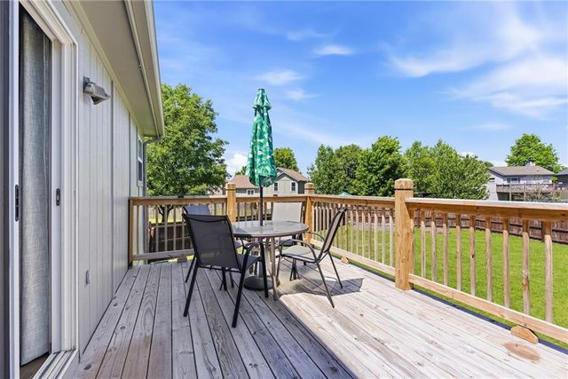 19026 W 163RD Place, Olathe, KS 66062