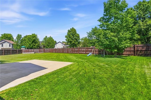 19026 W 163RD Place, Olathe, KS 66062