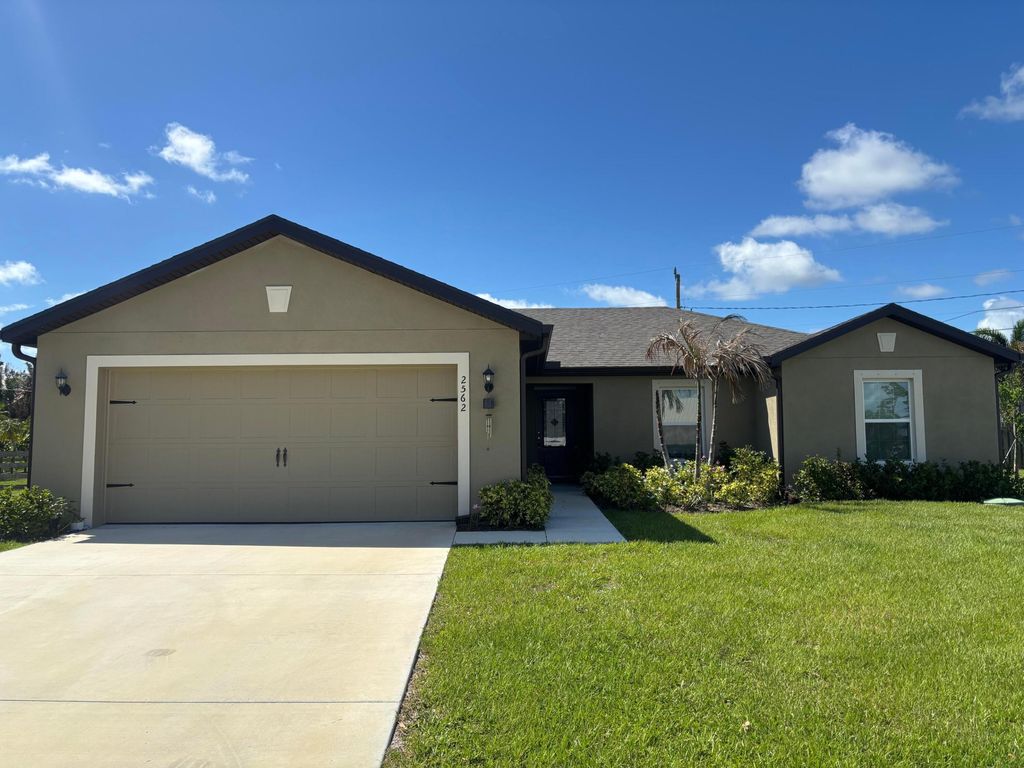 2562 SE Kaycee Court, Port St. Lucie, Port St Lucie, FL 34952