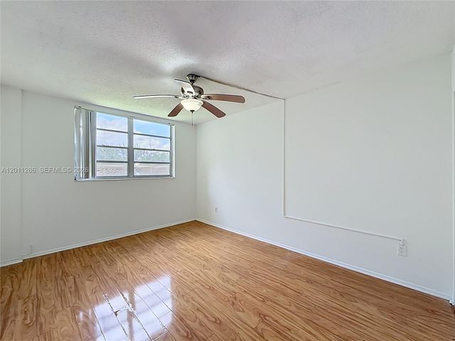 16400 NE 17th Ave 206, North Miami Beach, FL 33162