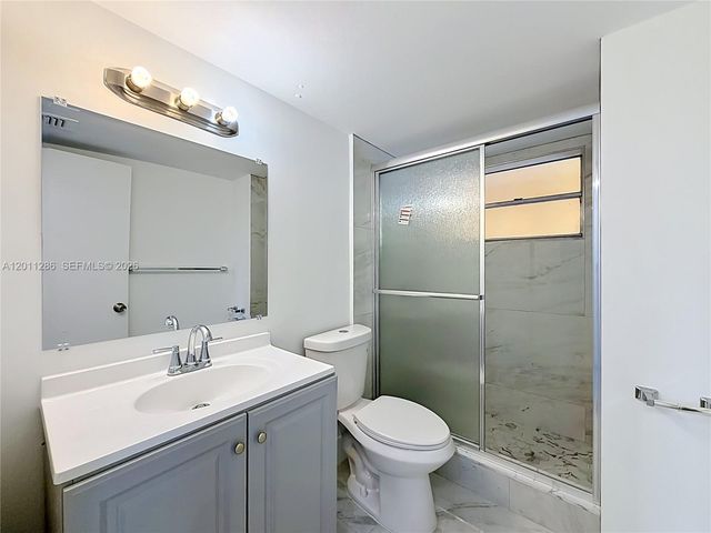 16400 NE 17th Ave 206, North Miami Beach, FL 33162