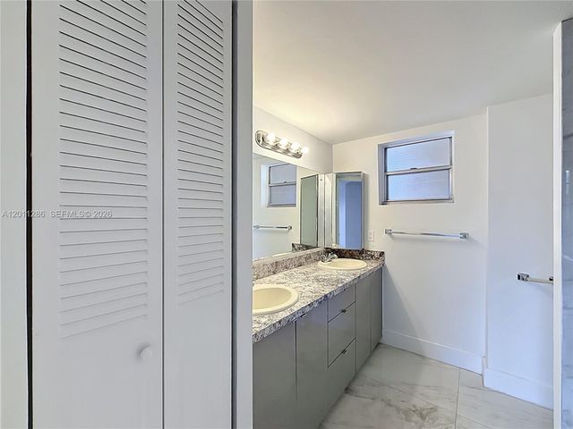 16400 NE 17th Ave 206, North Miami Beach, FL 33162