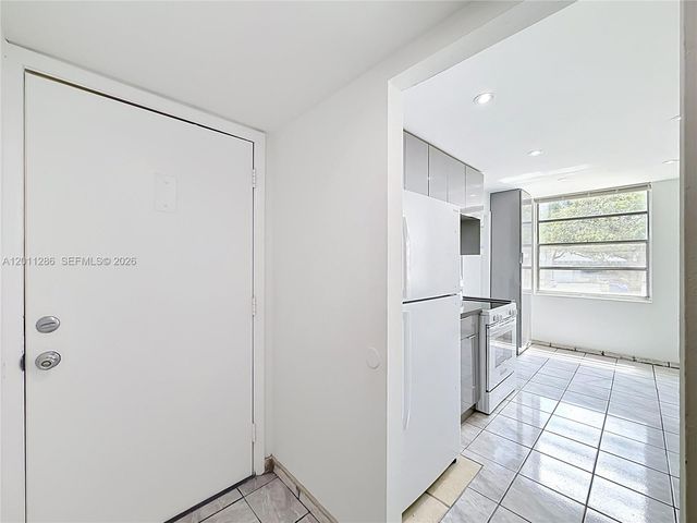 16400 NE 17th Ave 206, North Miami Beach, FL 33162