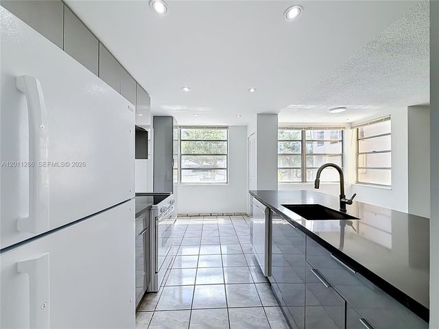 16400 NE 17th Ave 206, North Miami Beach, FL 33162
