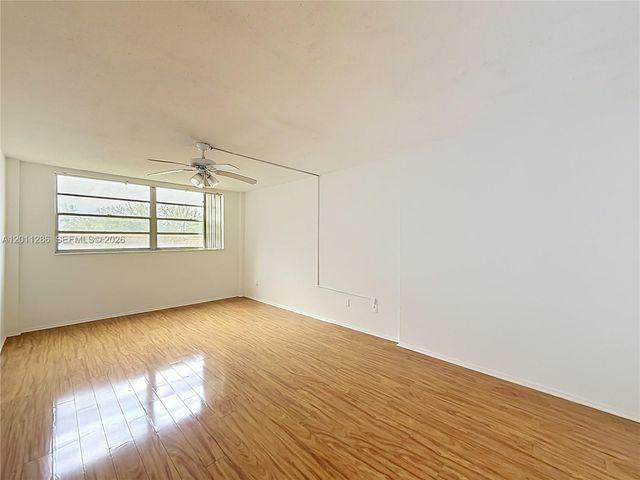 16400 NE 17th Ave 206, North Miami Beach, FL 33162