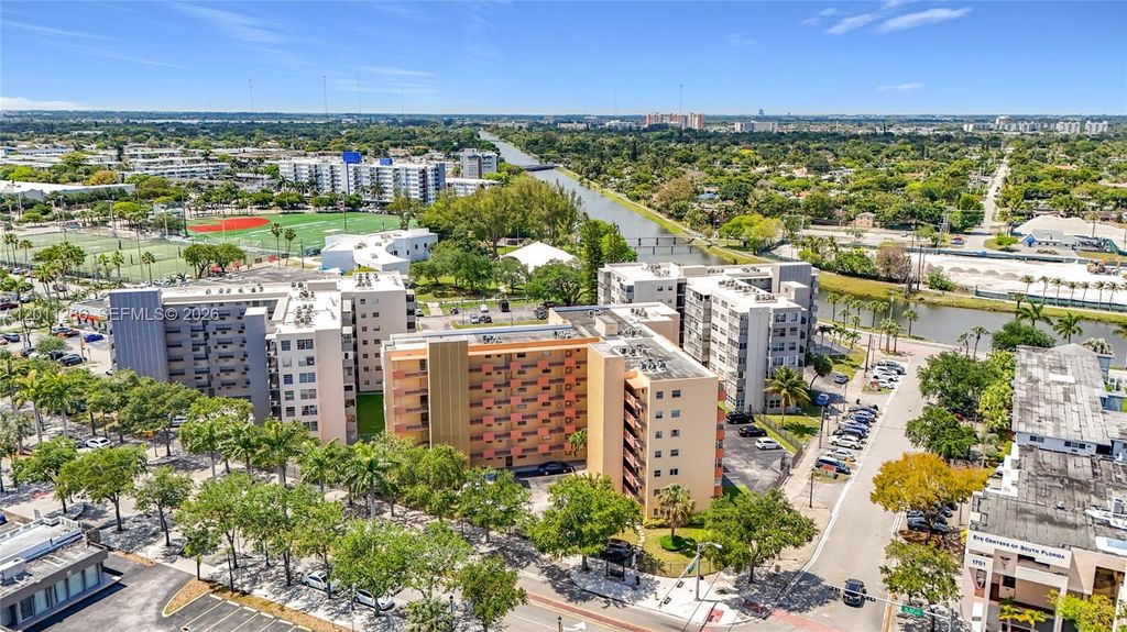 16400 NE 17th Ave 206, North Miami Beach, FL 33162