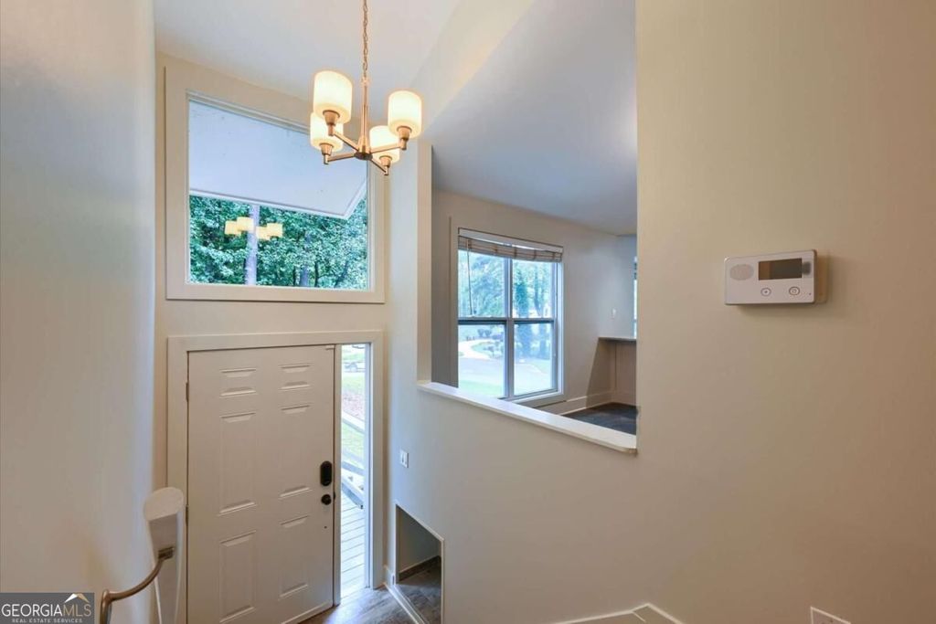 2470 Kingsley Drive NE, Marietta, GA 30062 — photo 3