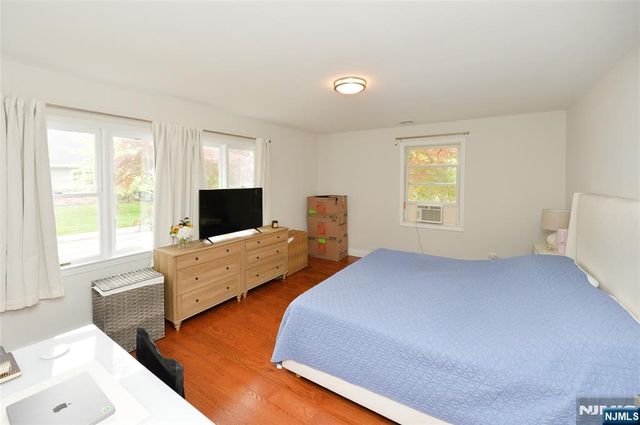 50 Dean Street, Glen Rock, NJ 07452