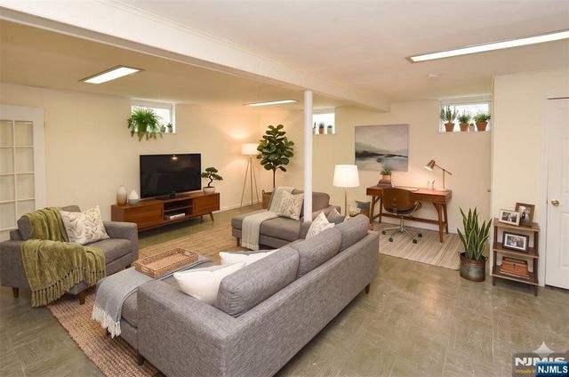 50 Dean Street, Glen Rock, NJ 07452