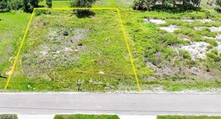 4713/4715 27th ST SW, Lehigh Acres, FL 33973