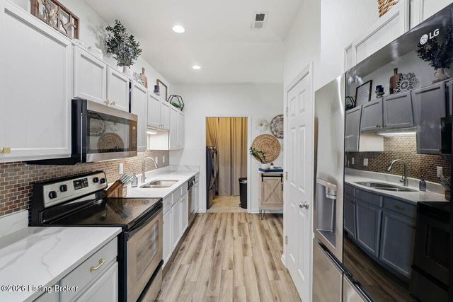 10302 Dorsey Village Dr, Louisville, KY 40223