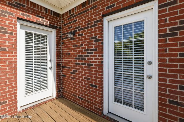 10302 Dorsey Village Dr, Louisville, KY 40223