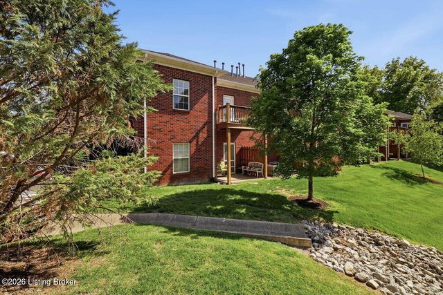 10302 Dorsey Village Dr, Louisville, KY 40223
