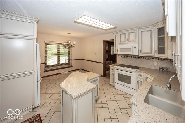 1214 Ironwood Drive W, Carmel, IN 46033
