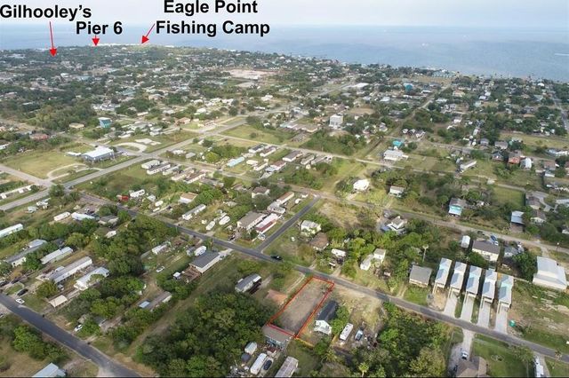 1010 15th St, San Leon, TX 77539