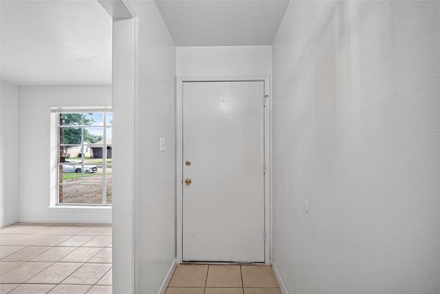 5010 Shilo Drive, Houston, TX 77032