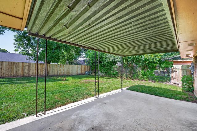 5010 Shilo Drive, Houston, TX 77032