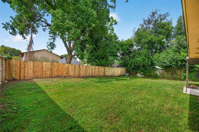 5010 Shilo Drive, Houston, TX 77032