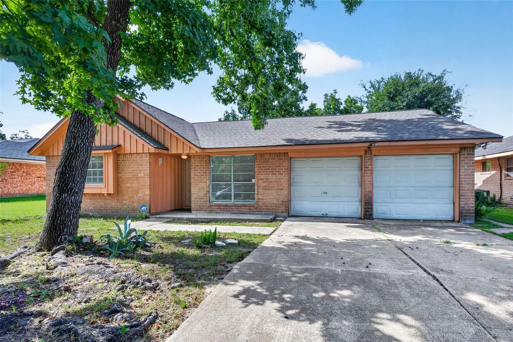 5010 Shilo Drive, Houston, TX 77032