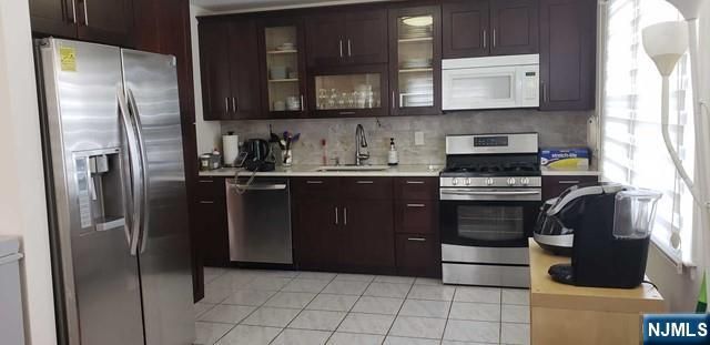 397 Mayer Court 2nd, Ridgefield, NJ 07657