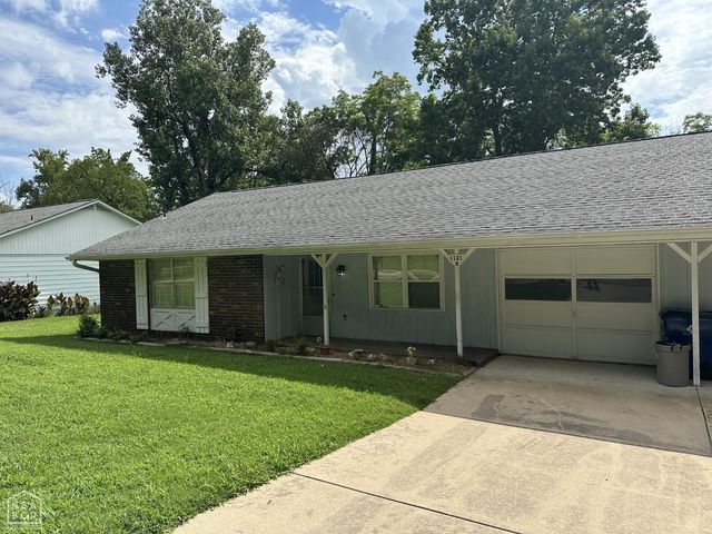 1121 Meadowbrook Drive, Mountain Home, AR 72653