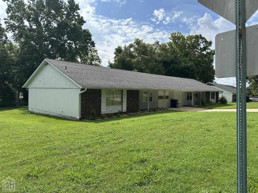 1121 Meadowbrook Drive, Mountain Home, AR 72653