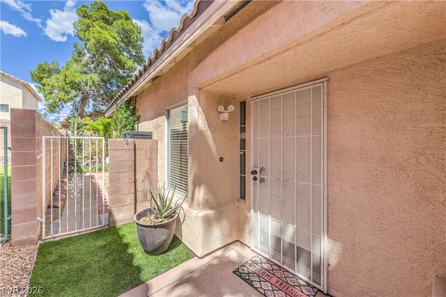 7842 Firefalls Drive, Las Vegas, NV 89147