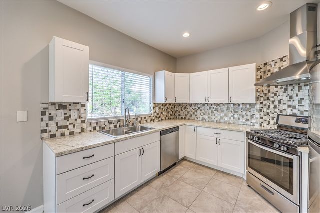 7842 Firefalls Drive, Las Vegas, NV 89147