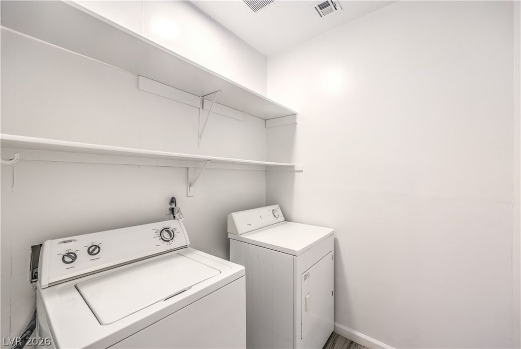 Image 22 of property listing at 7842 Firefalls Drive, Las Vegas, NV 89147