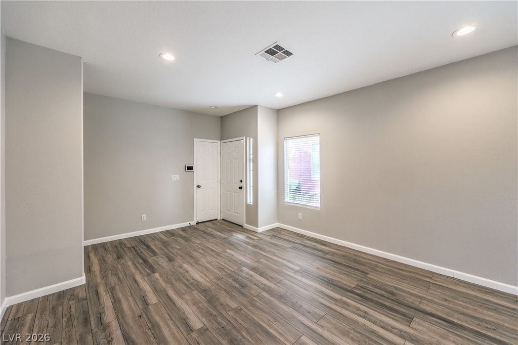 Image 3 of property listing at 7842 Firefalls Drive, Las Vegas, NV 89147