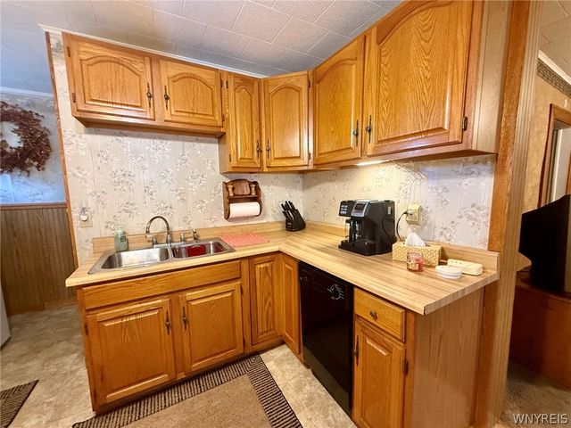 2821 Walnut Avenue, Niagara Falls, NY 14301