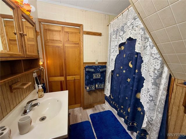 2821 Walnut Avenue, Niagara Falls, NY 14301