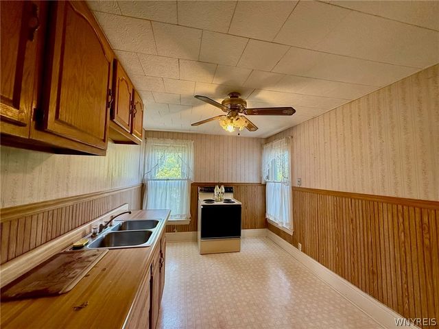 2821 Walnut Avenue, Niagara Falls, NY 14301