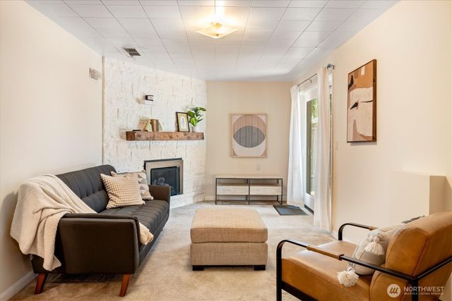 745 N 97th Street, Seattle, WA 98103