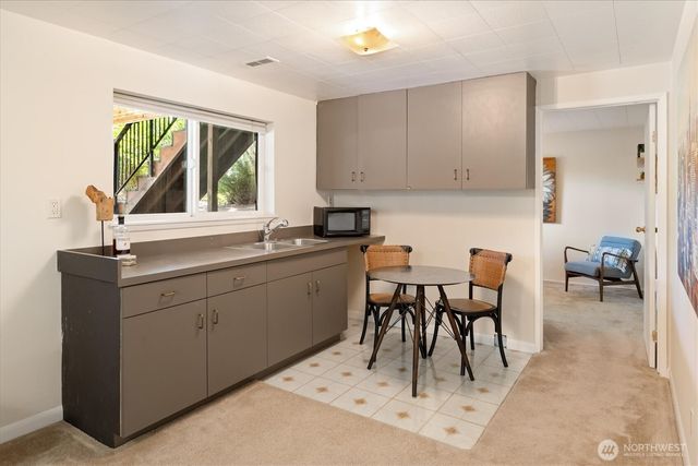 745 N 97th Street, Seattle, WA 98103
