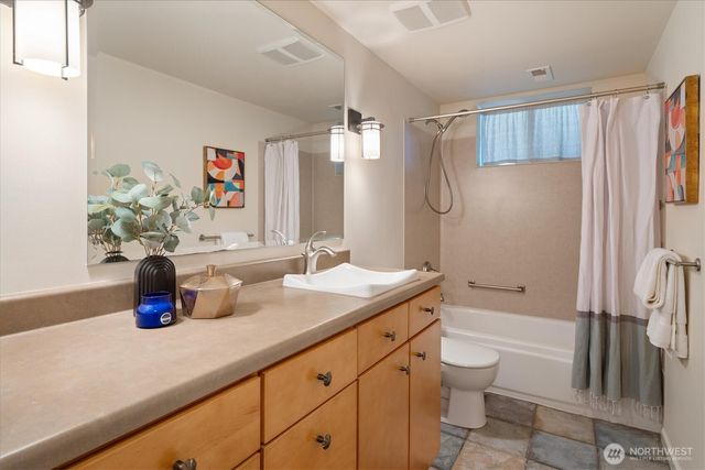 745 N 97th Street, Seattle, WA 98103