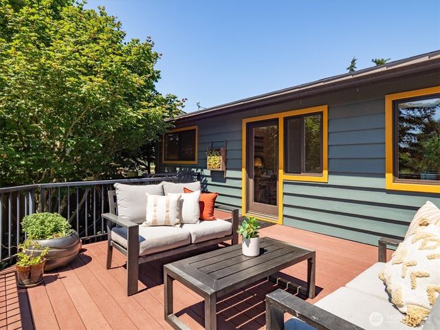 745 N 97th Street, Seattle, WA 98103