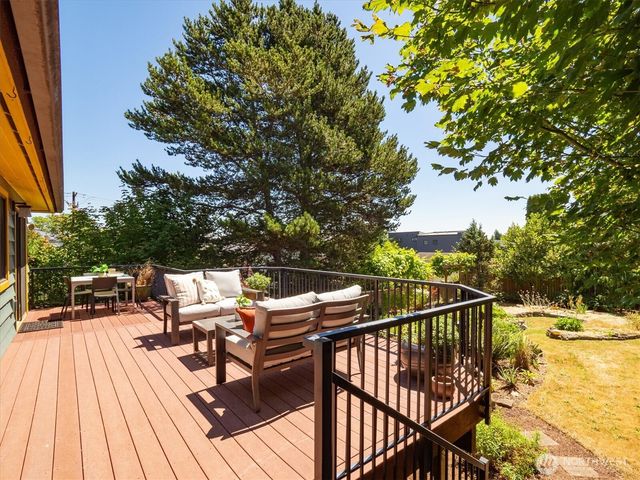 745 N 97th Street, Seattle, WA 98103