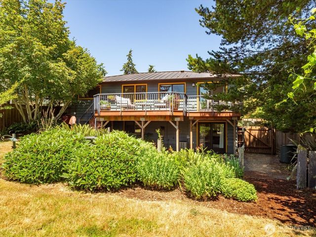 745 N 97th Street, Seattle, WA 98103