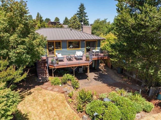 745 N 97th Street, Seattle, WA 98103