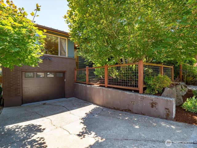 745 N 97th Street, Seattle, WA 98103